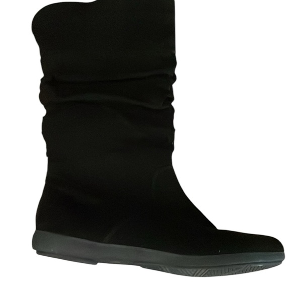 St. John's Bay Black Winter Boots with Slouchy Design - Picture 5 of 5
